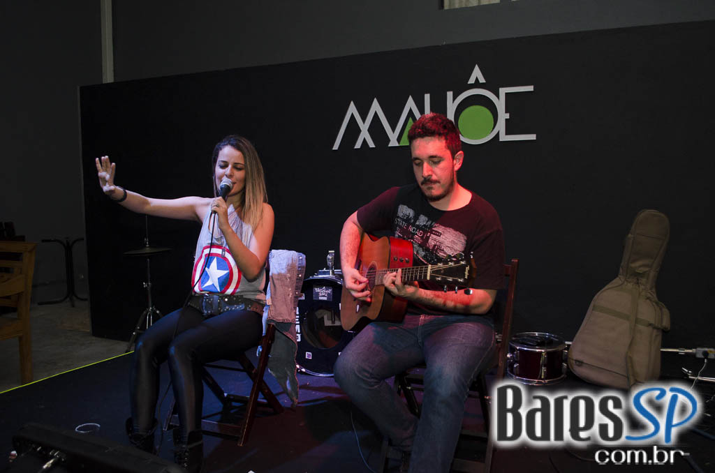 Mahoê recebeu show da cantora Fabiana Delz agitando o happy hour de sexta Mahoê recebeu show da cantora Fabiana Delz agitando o happy hour de sexta