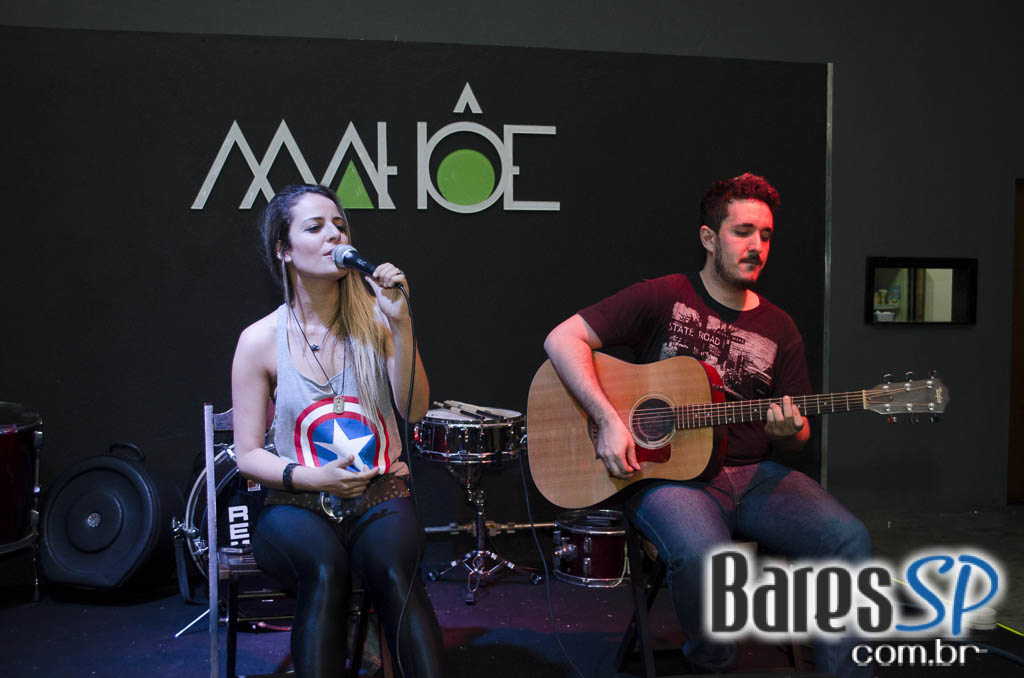 Mahoê recebeu show da cantora Fabiana Delz agitando o happy hour de sexta Mahoê recebeu show da cantora Fabiana Delz agitando o happy hour de sexta