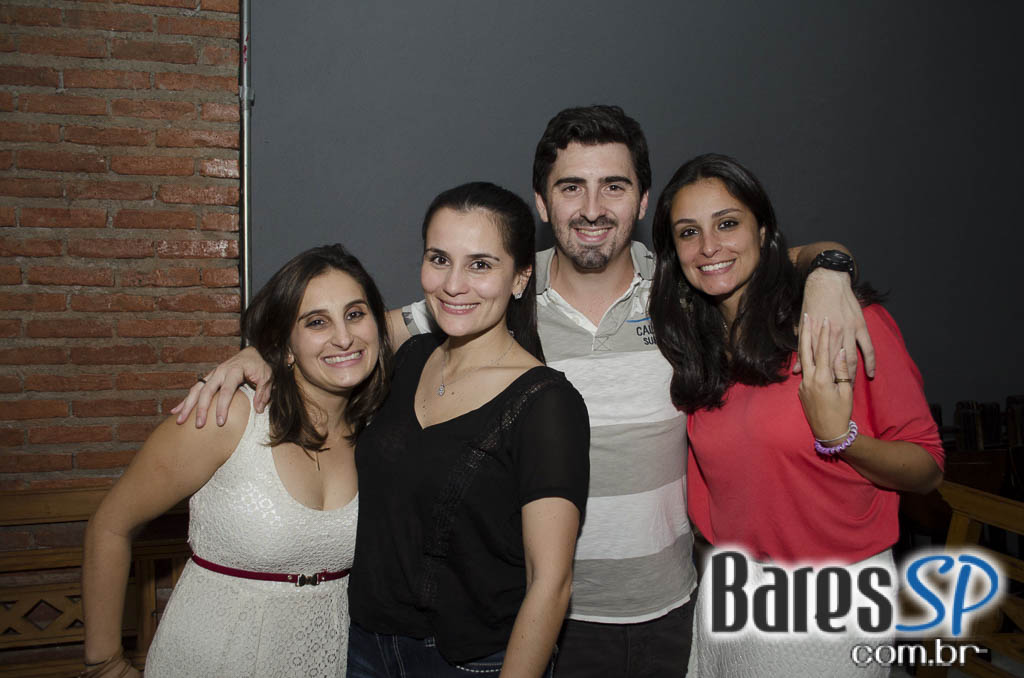 Mahoê recebeu show da cantora Fabiana Delz agitando o happy hour de sexta Mahoê recebeu show da cantora Fabiana Delz agitando o happy hour de sexta