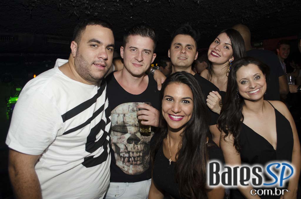 Saturday Night Rocks apresentou a Banda Piper no palco da She Rocks Saturday Night Rocks apresentou a Banda Piper no palco da She Rocks