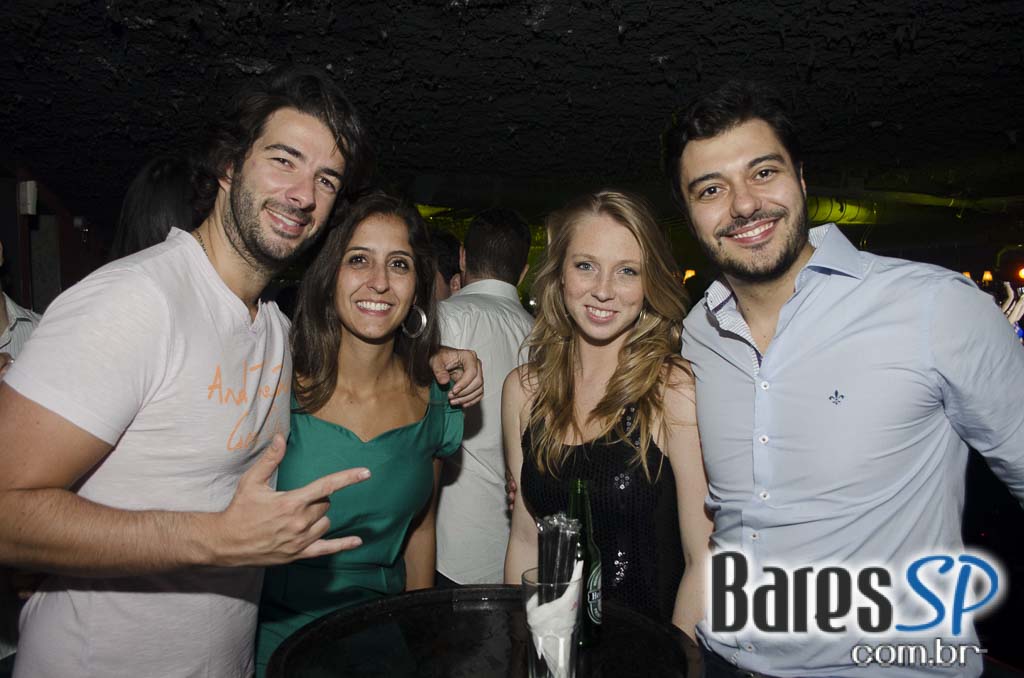 Saturday Night Rocks apresentou a Banda Piper no palco da She Rocks Saturday Night Rocks apresentou a Banda Piper no palco da She Rocks