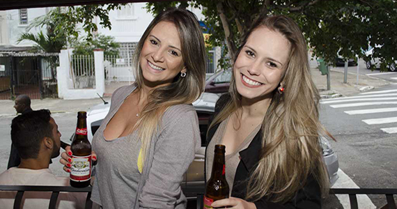 Bar Providência realizou a festa Sunset Providência com música eletrônica domingo