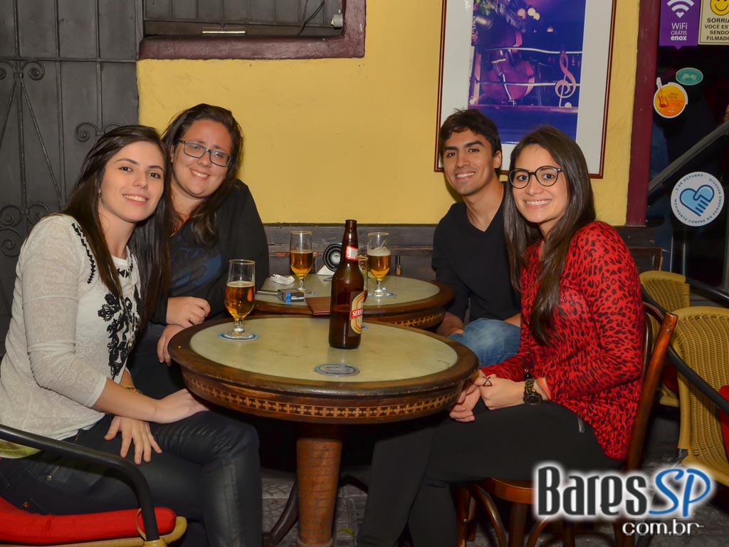 Cantor Breezy Rodio tocou muito blues & soul animando o Piratininga Bar Cantor Breezy Rodio tocou muito blues & soul animando o Piratininga Bar