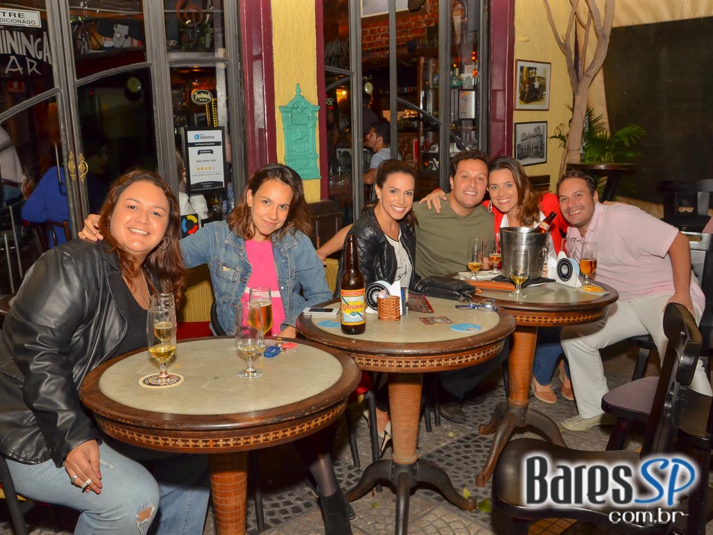 Cantor Breezy Rodio tocou muito blues & soul animando o Piratininga Bar Cantor Breezy Rodio tocou muito blues & soul animando o Piratininga Bar