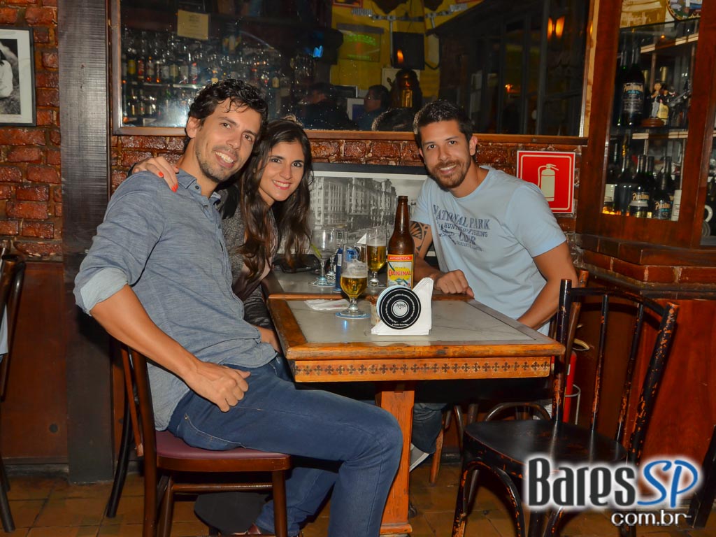 Cantor Breezy Rodio tocou muito blues & soul animando o Piratininga Bar Cantor Breezy Rodio tocou muito blues & soul animando o Piratininga Bar