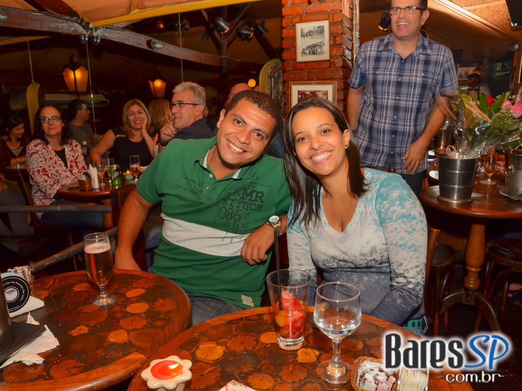 Cantor Breezy Rodio tocou muito blues & soul animando o Piratininga Bar Cantor Breezy Rodio tocou muito blues & soul animando o Piratininga Bar