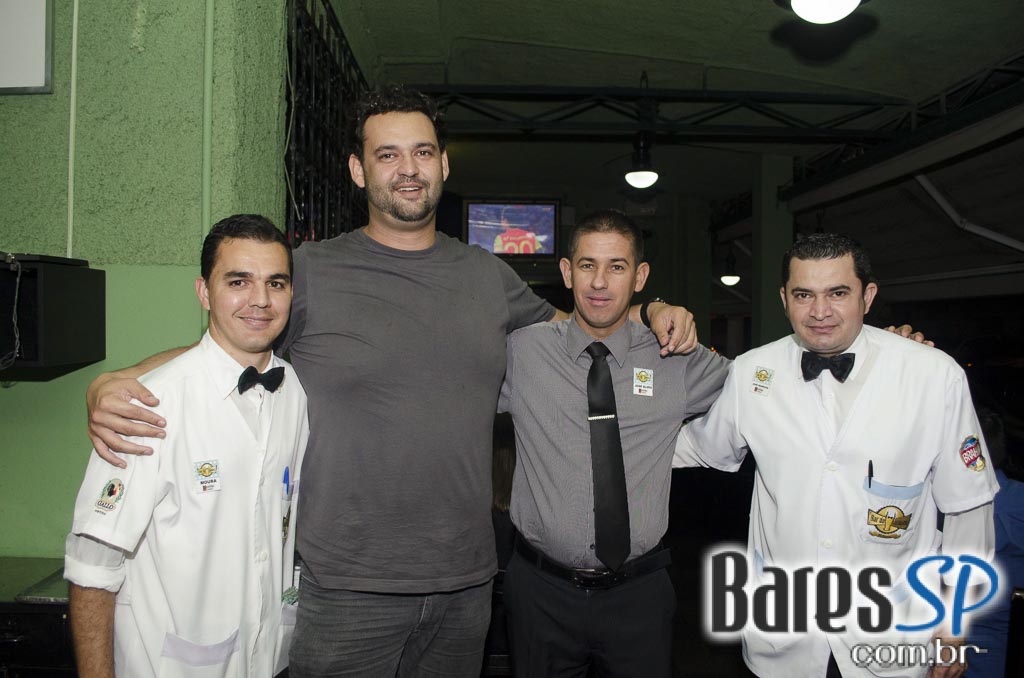 Bar do Juarez ofereceu diversos petiscos e drinks especiais no happy hour Bar do Juarez ofereceu diversos petiscos e drinks especiais no happy hour