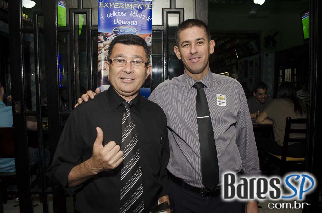 Bar do Juarez ofereceu diversos petiscos e drinks especiais no happy hour Bar do Juarez ofereceu diversos petiscos e drinks especiais no happy hour