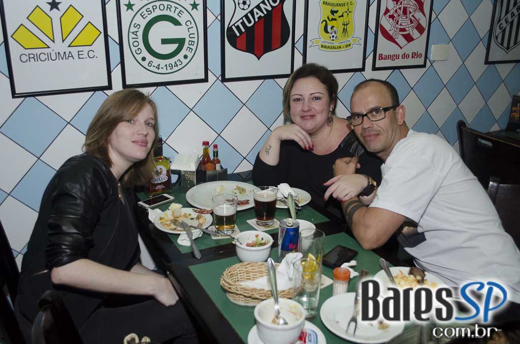 Bar do Juarez ofereceu diversos petiscos e drinks especiais no happy hour Bar do Juarez ofereceu diversos petiscos e drinks especiais no happy hour