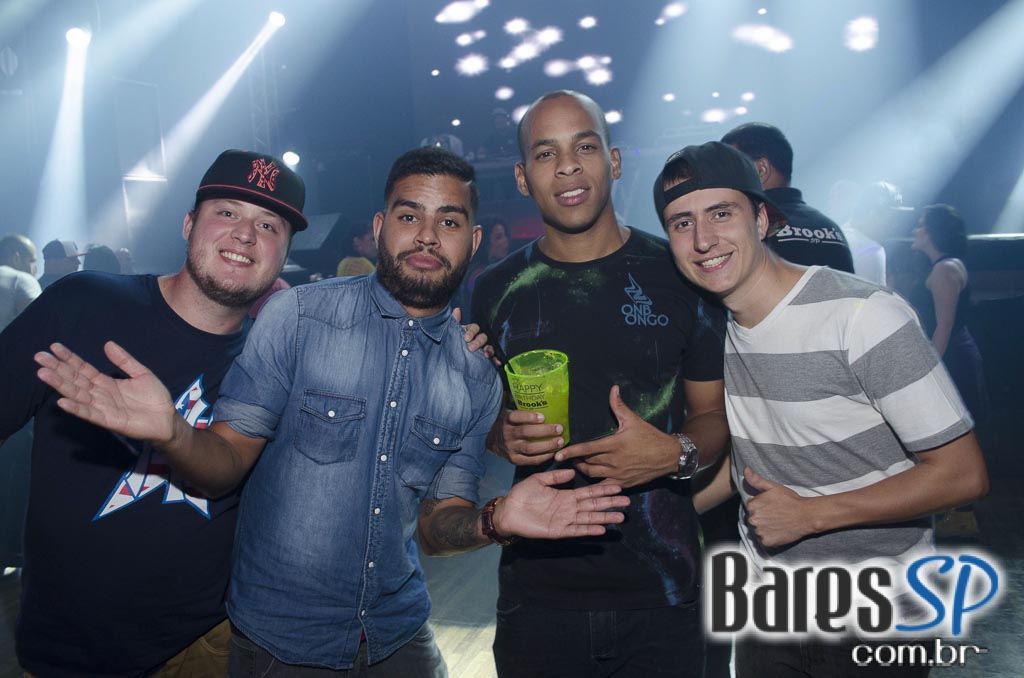 Brooks SP apresentou show solo do rapper Mano Brown Brooks SP apresentou show solo do rapper Mano Brown