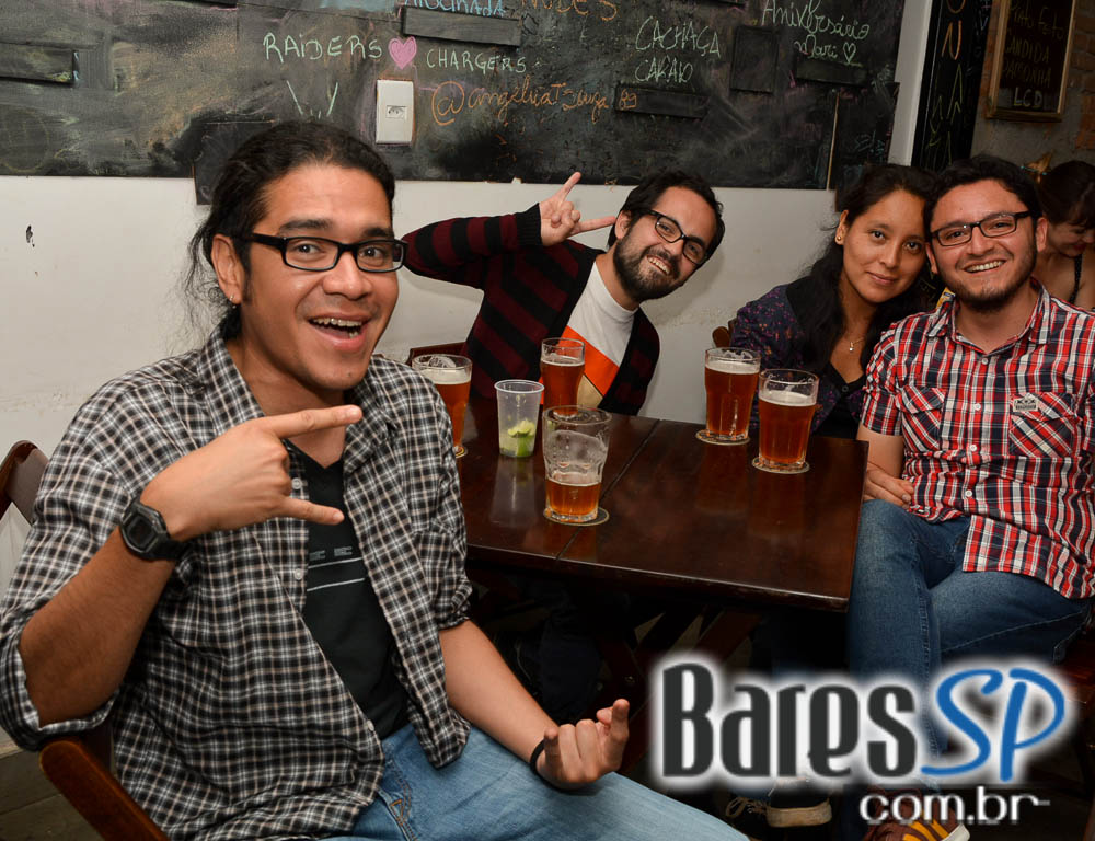 Banda Rock Expresso tocou muito Rock no palco do Presley Pub Banda Rock Expresso tocou muito Rock no palco do Presley Pub