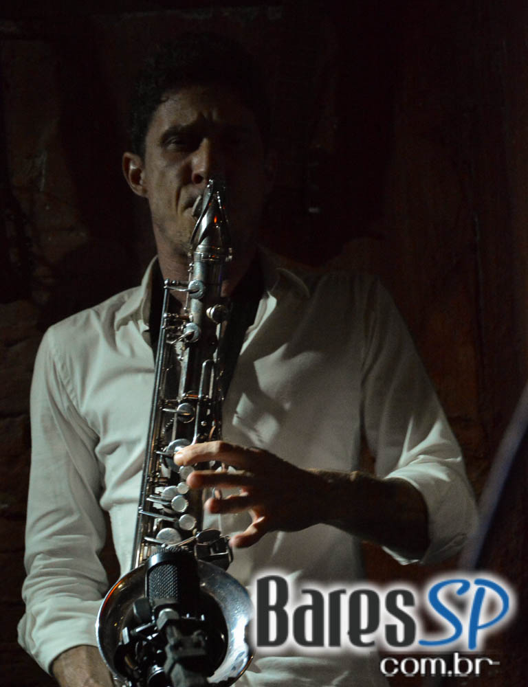 Jazz Nos Fundos recebeu show de Yaniel Matos e Modern Cuban Jazz Jazz Nos Fundos recebeu show de Yaniel Matos e Modern Cuban Jazz