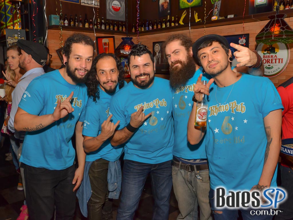 Rhino Pub comemorou aniversário com show da Banda Insônica e convidados Rhino Pub comemorou aniversário com show da Banda Insônica e convidados