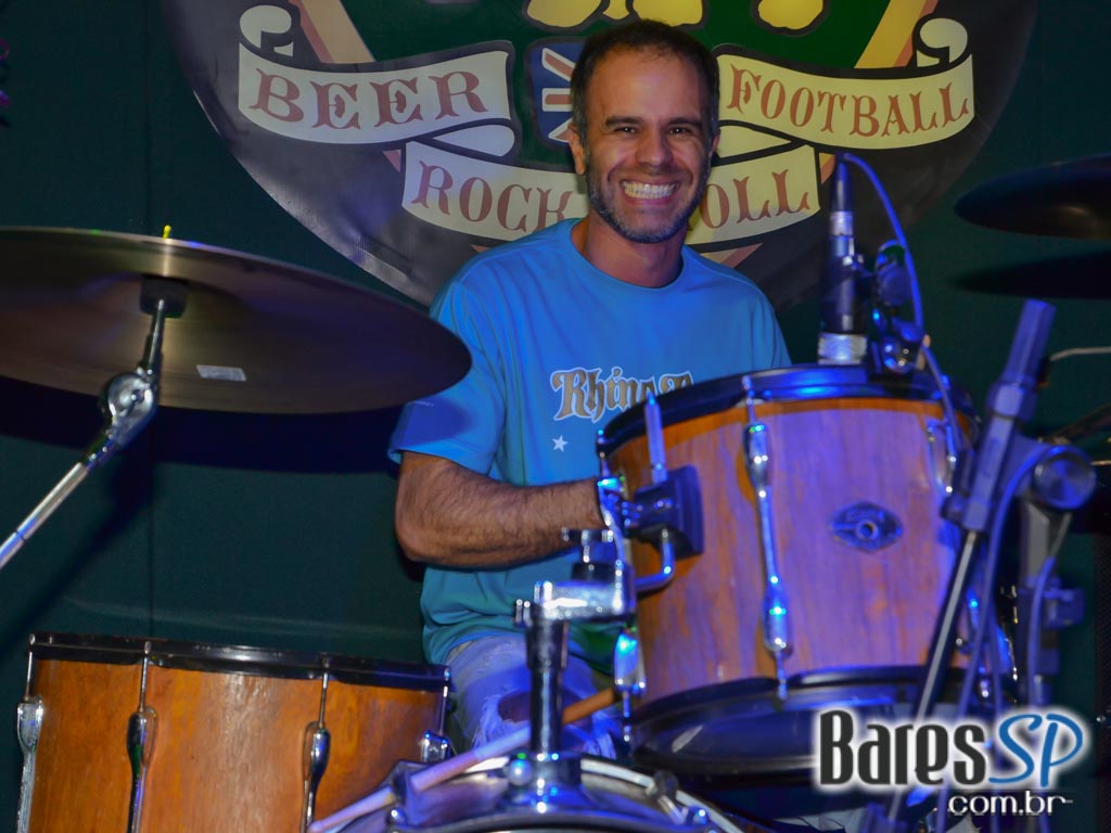 Rhino Pub comemorou aniversário com show da Banda Insônica e convidados Rhino Pub comemorou aniversário com show da Banda Insônica e convidados