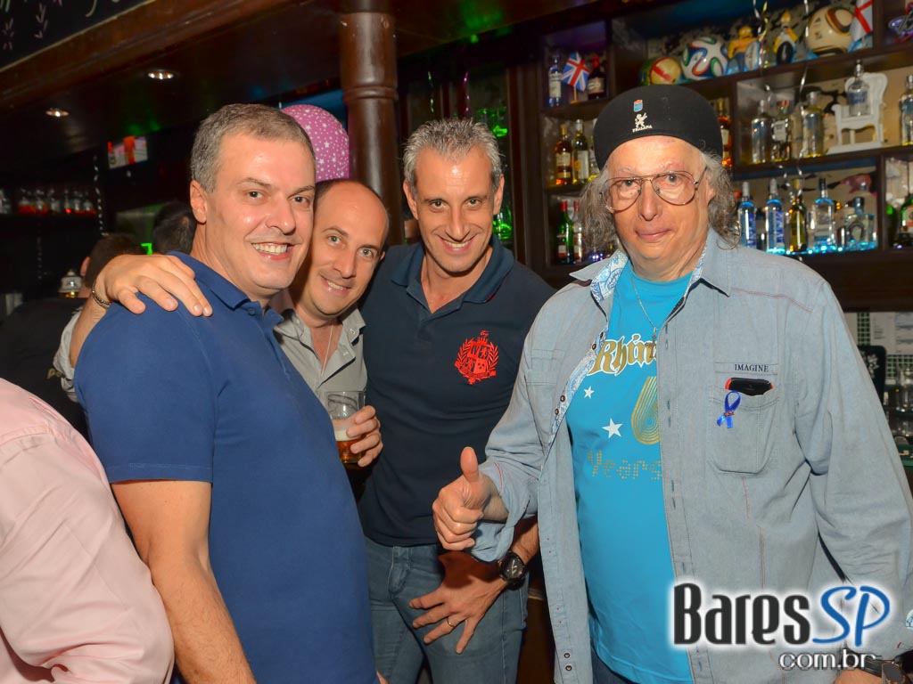 Rhino Pub comemorou aniversário com show da Banda Insônica e convidados Rhino Pub comemorou aniversário com show da Banda Insônica e convidados