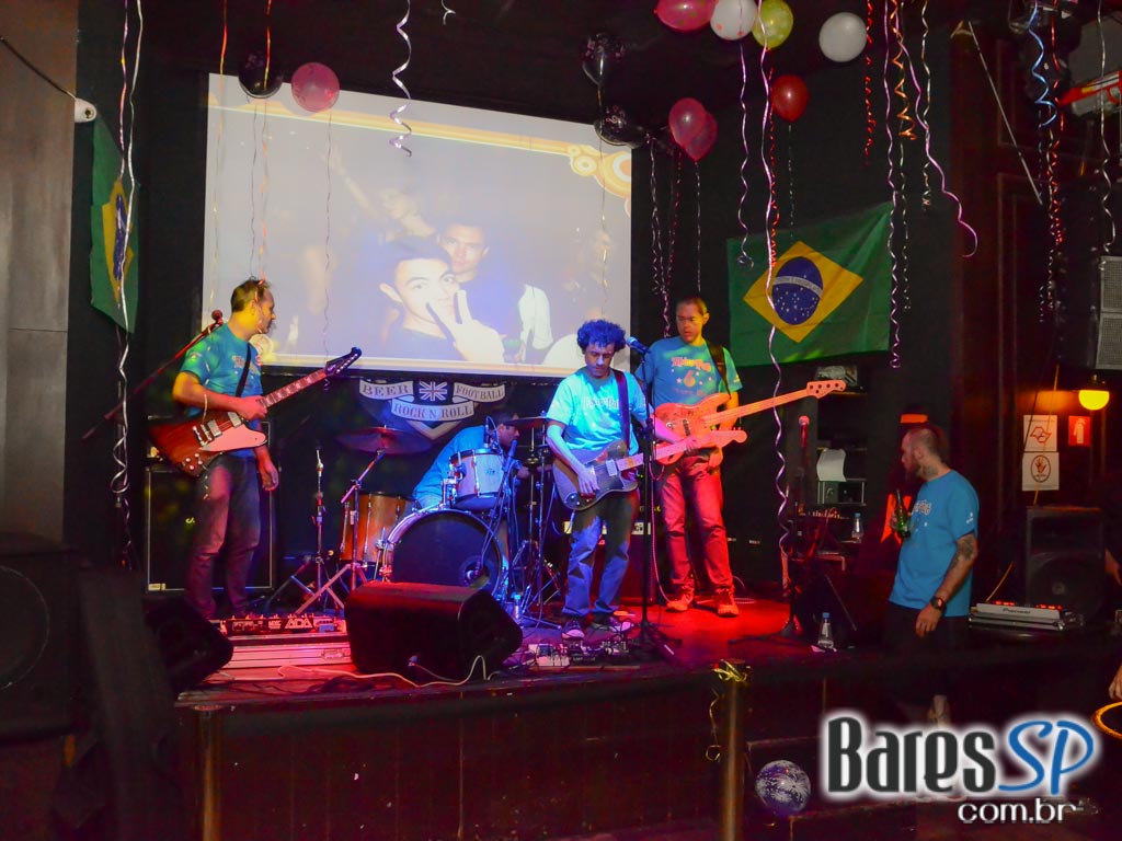 Rhino Pub comemorou aniversário com show da Banda Insônica e convidados Rhino Pub comemorou aniversário com show da Banda Insônica e convidados