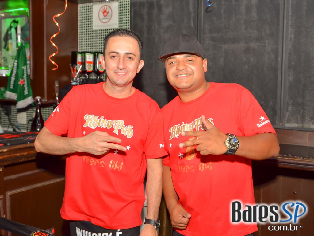 Rhino Pub comemorou aniversário com show da Banda Insônica e convidados Rhino Pub comemorou aniversário com show da Banda Insônica e convidados