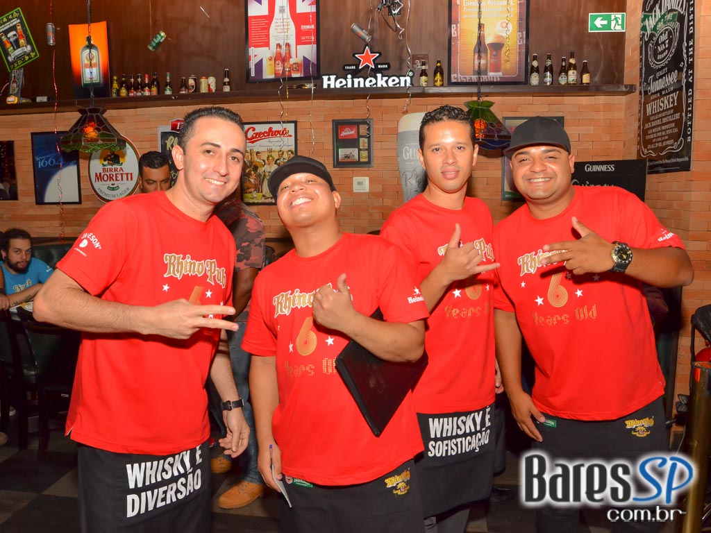 Rhino Pub comemorou aniversário com show da Banda Insônica e convidados Rhino Pub comemorou aniversário com show da Banda Insônica e convidados