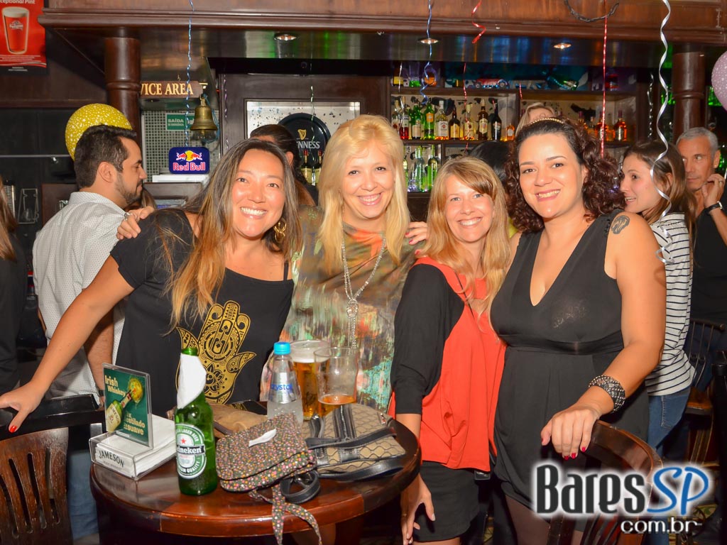 Rhino Pub comemorou aniversário com show da Banda Insônica e convidados Rhino Pub comemorou aniversário com show da Banda Insônica e convidados