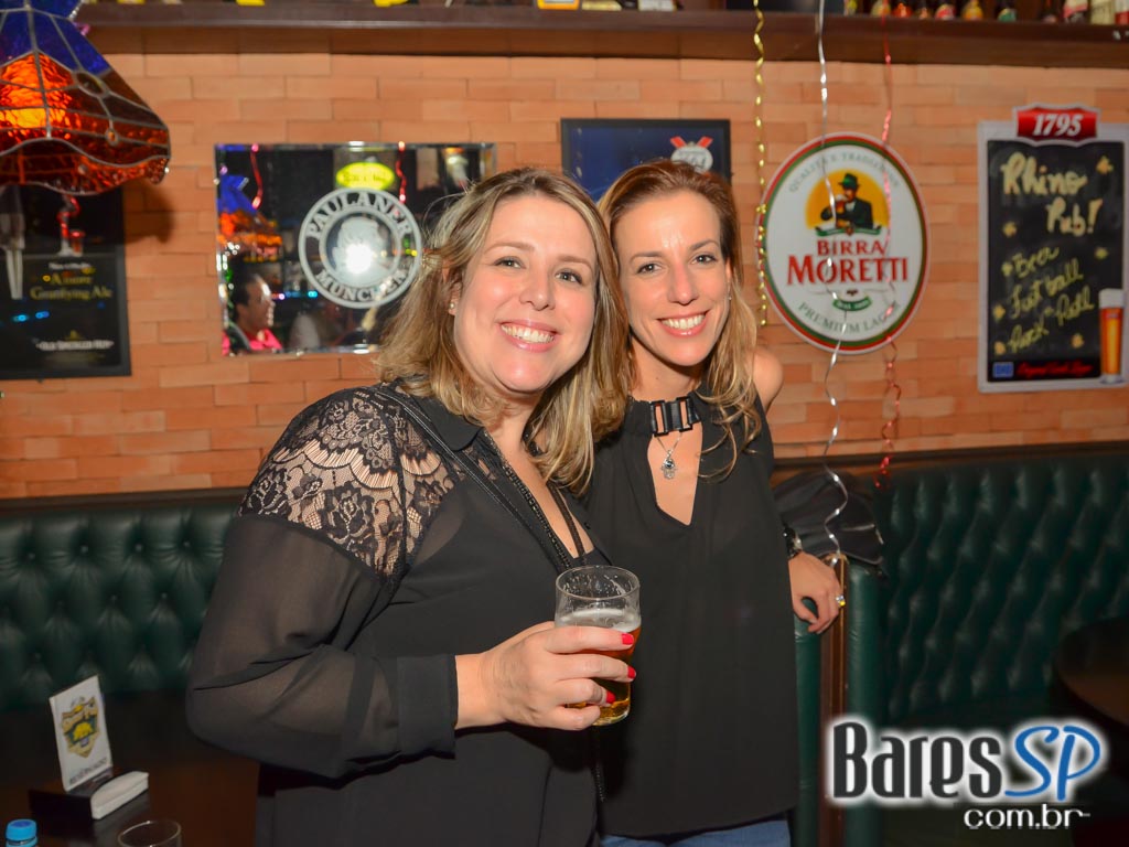 Rhino Pub comemorou aniversário com show da Banda Insônica e convidados Rhino Pub comemorou aniversário com show da Banda Insônica e convidados