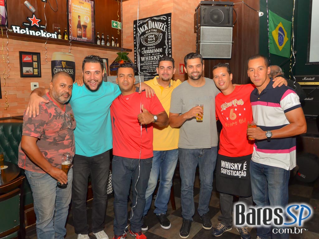 Rhino Pub comemorou aniversário com show da Banda Insônica e convidados Rhino Pub comemorou aniversário com show da Banda Insônica e convidados