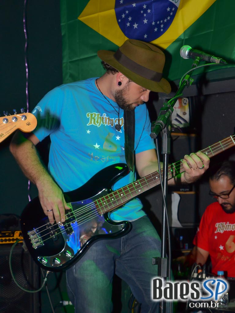 Rhino Pub comemorou aniversário com show da Banda Insônica e convidados Rhino Pub comemorou aniversário com show da Banda Insônica e convidados