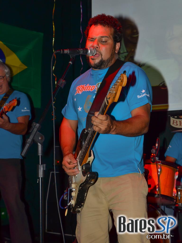 Rhino Pub comemorou aniversário com show da Banda Insônica e convidados Rhino Pub comemorou aniversário com show da Banda Insônica e convidados