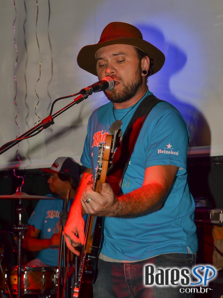 Rhino Pub comemorou aniversário com show da Banda Insônica e convidados Rhino Pub comemorou aniversário com show da Banda Insônica e convidados