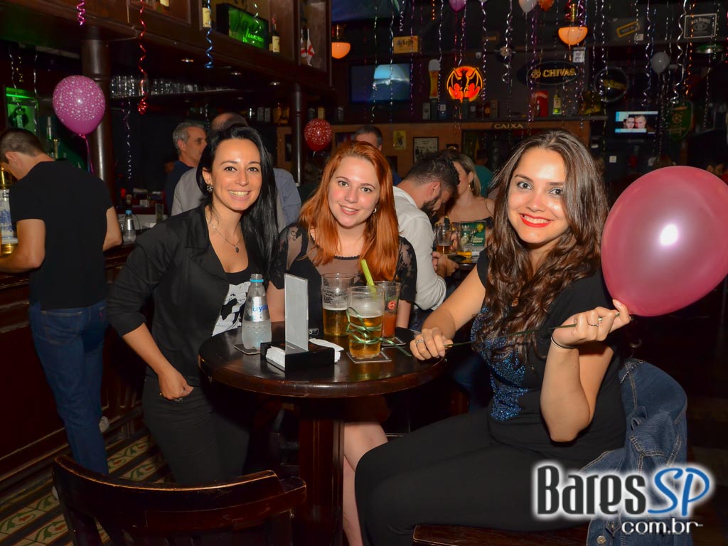 Rhino Pub comemorou aniversário com show da Banda Insônica e convidados Rhino Pub comemorou aniversário com show da Banda Insônica e convidados