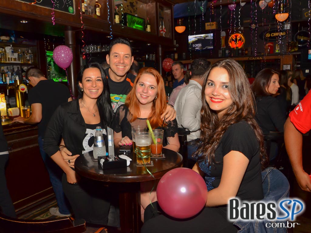 Rhino Pub comemorou aniversário com show da Banda Insônica e convidados Rhino Pub comemorou aniversário com show da Banda Insônica e convidados