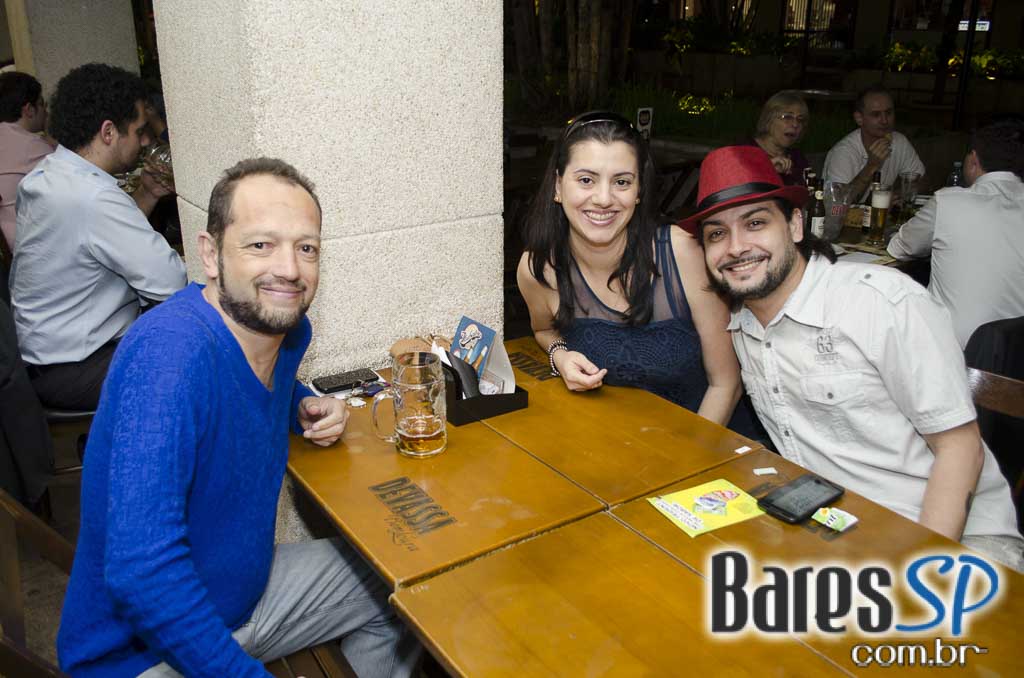 Aniversário da Devassa West Plaza apresentou show de Pepê e Neném Aniversário da Devassa West Plaza apresentou show de Pepê e Neném