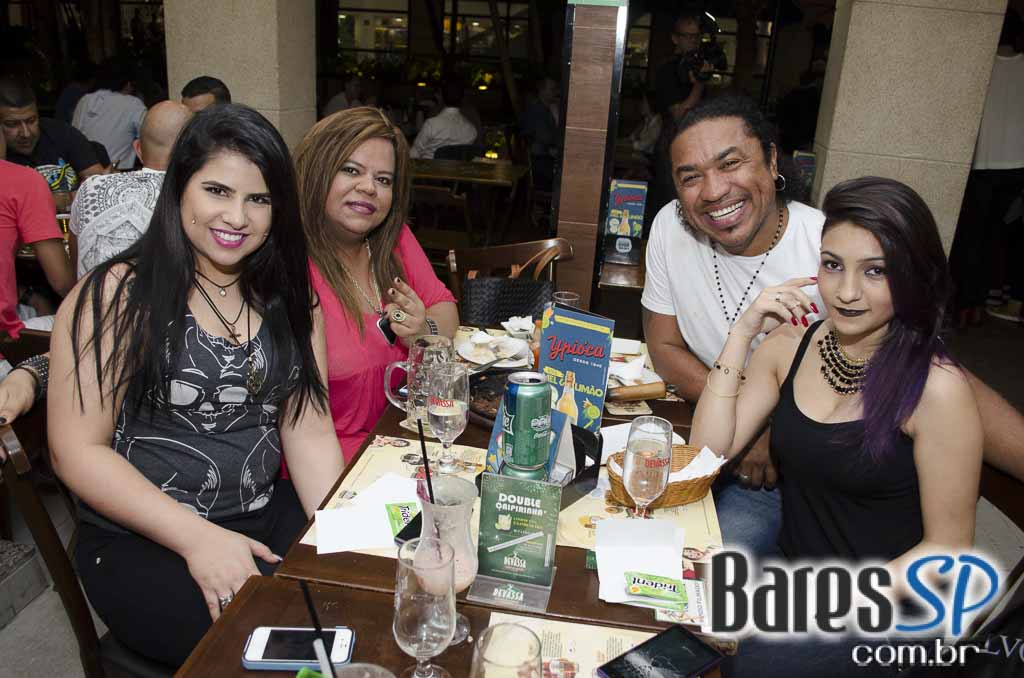 Aniversário da Devassa West Plaza apresentou show de Pepê e Neném Aniversário da Devassa West Plaza apresentou show de Pepê e Neném