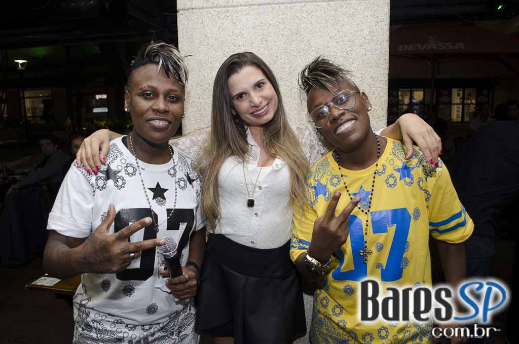 Aniversário da Devassa West Plaza apresentou show de Pepê e Neném Aniversário da Devassa West Plaza apresentou show de Pepê e Neném