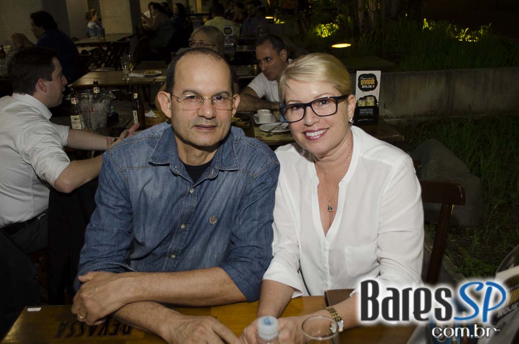 Aniversário da Devassa West Plaza apresentou show de Pepê e Neném Aniversário da Devassa West Plaza apresentou show de Pepê e Neném