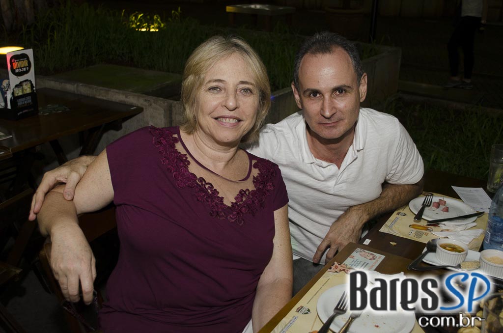 Aniversário da Devassa West Plaza apresentou show de Pepê e Neném Aniversário da Devassa West Plaza apresentou show de Pepê e Neném