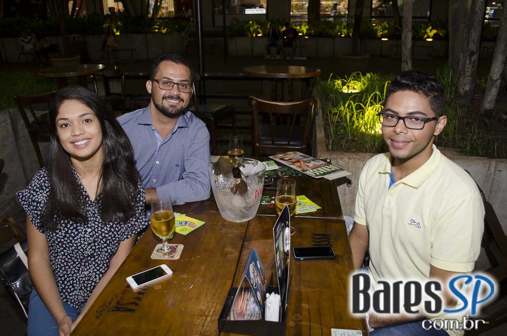 Aniversário da Devassa West Plaza apresentou show de Pepê e Neném Aniversário da Devassa West Plaza apresentou show de Pepê e Neném