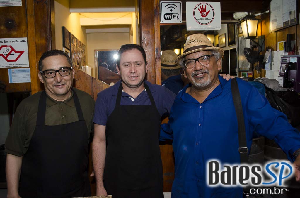 Bar do Alemão promoveu Roda de Samba com Barão do Pandeiro e convidados Bar do Alemão promoveu Roda de Samba com Barão do Pandeiro e convidados