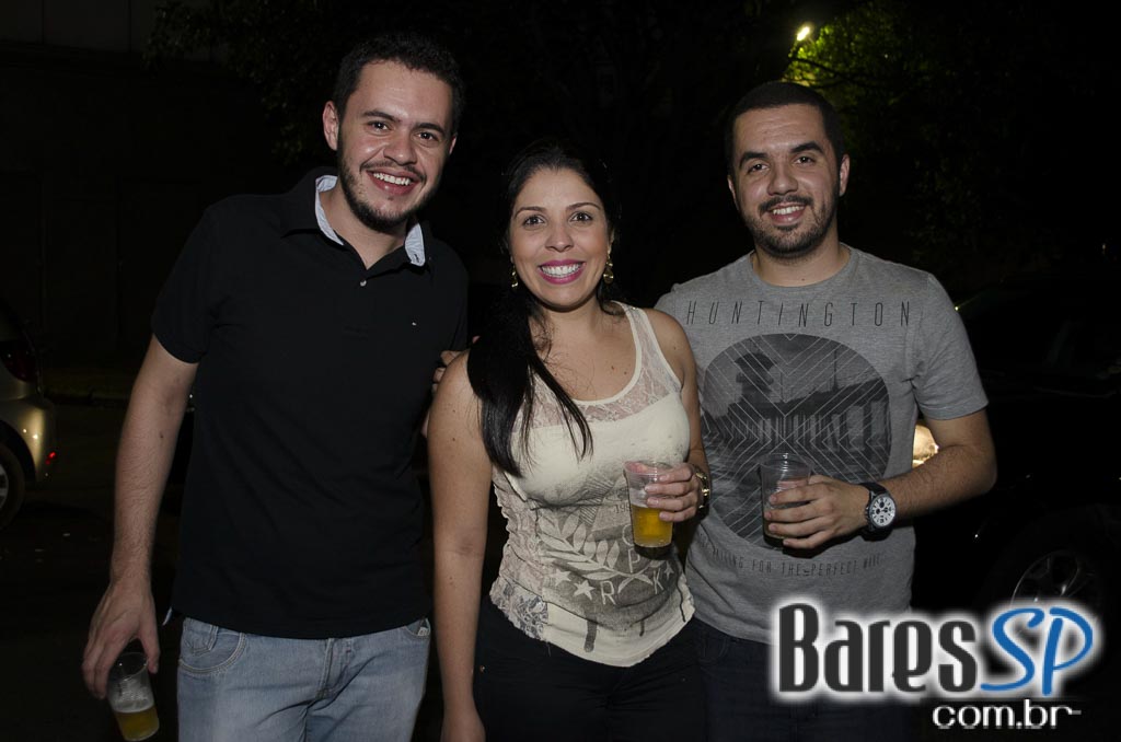 Leandro Telles animou o Happy hour do Espetacular Espeto & Grill Leandro Telles animou o Happy hour do Espetacular Espeto & Grill