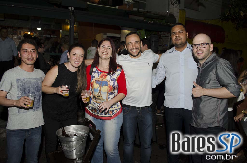 Leandro Telles animou o Happy hour do Espetacular Espeto & Grill Leandro Telles animou o Happy hour do Espetacular Espeto & Grill