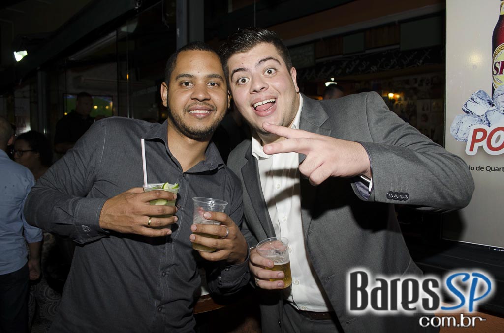 Leandro Telles animou o Happy hour do Espetacular Espeto & Grill Leandro Telles animou o Happy hour do Espetacular Espeto & Grill