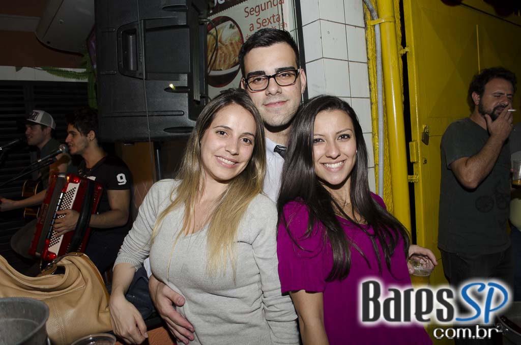 Leandro Telles animou o Happy hour do Espetacular Espeto & Grill Leandro Telles animou o Happy hour do Espetacular Espeto & Grill