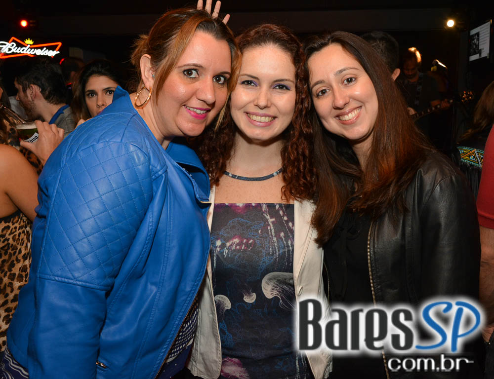 Banda Uncle Joe animou o palco do Gràcia Bar na sexta feira Banda Uncle Joe animou o palco do Gràcia Bar na sexta feira