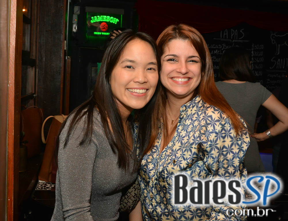 Banda Uncle Joe animou o palco do Gràcia Bar na sexta feira Banda Uncle Joe animou o palco do Gràcia Bar na sexta feira