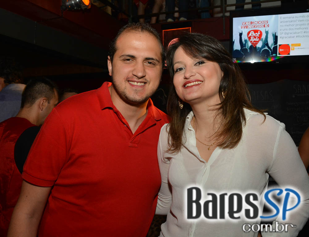 Banda Uncle Joe animou o palco do Gràcia Bar na sexta feira Banda Uncle Joe animou o palco do Gràcia Bar na sexta feira