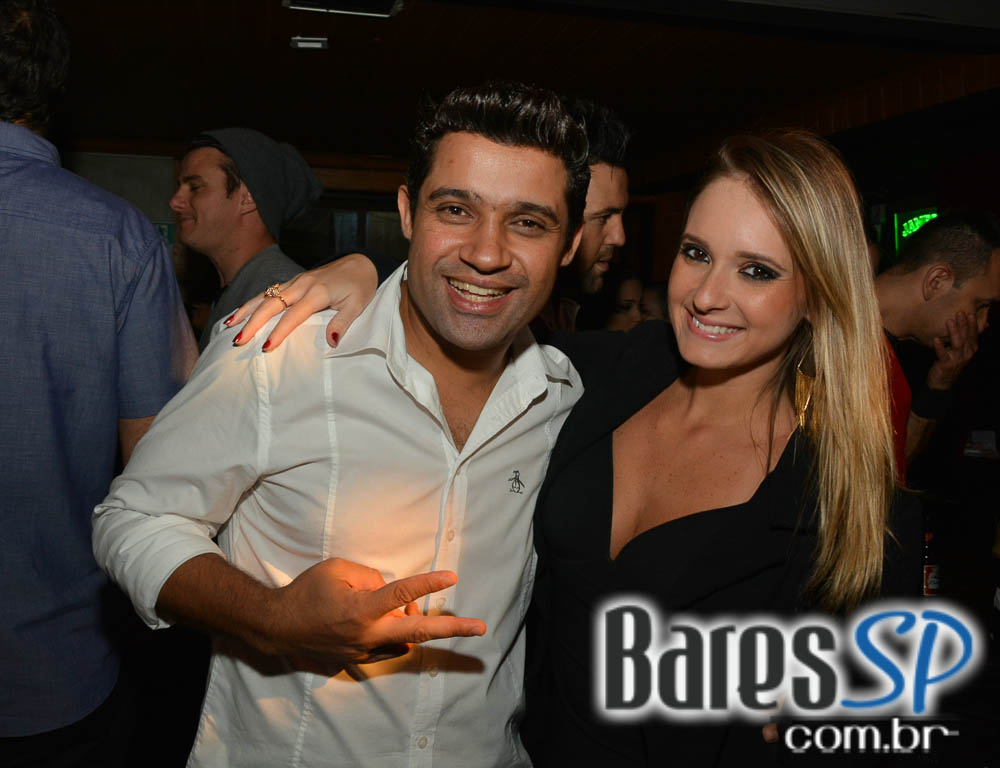 Banda Uncle Joe animou o palco do Gràcia Bar na sexta feira Banda Uncle Joe animou o palco do Gràcia Bar na sexta feira