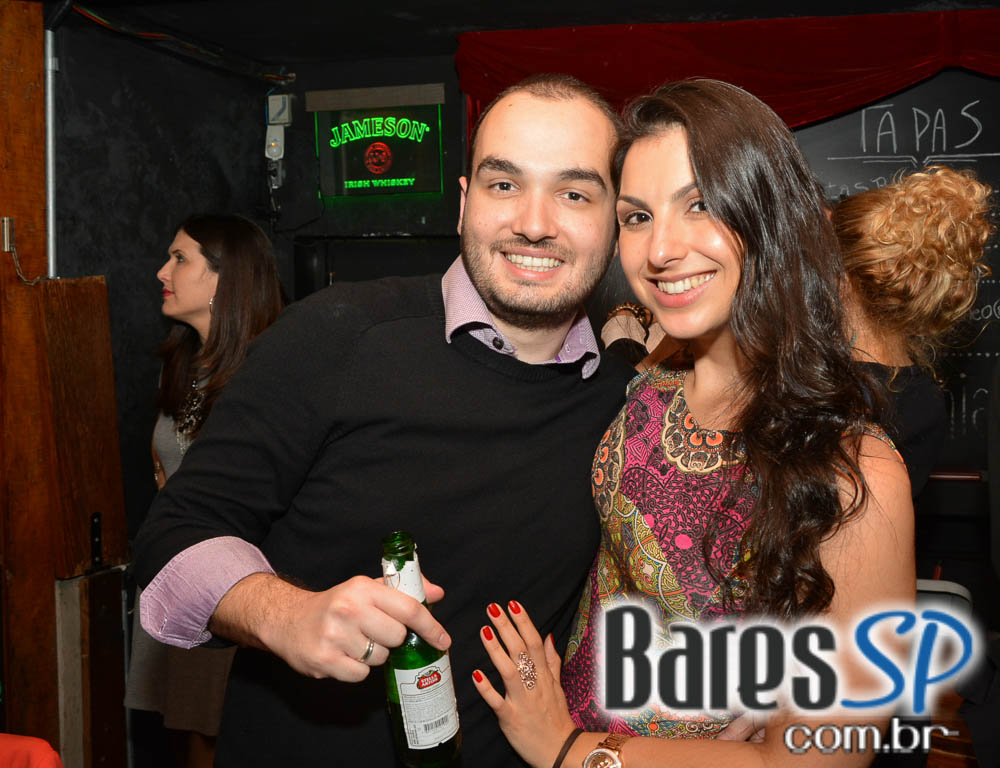 Banda Uncle Joe animou o palco do Gràcia Bar na sexta feira Banda Uncle Joe animou o palco do Gràcia Bar na sexta feira