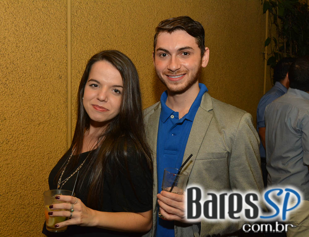 Banda Uncle Joe animou o palco do Gràcia Bar na sexta feira Banda Uncle Joe animou o palco do Gràcia Bar na sexta feira