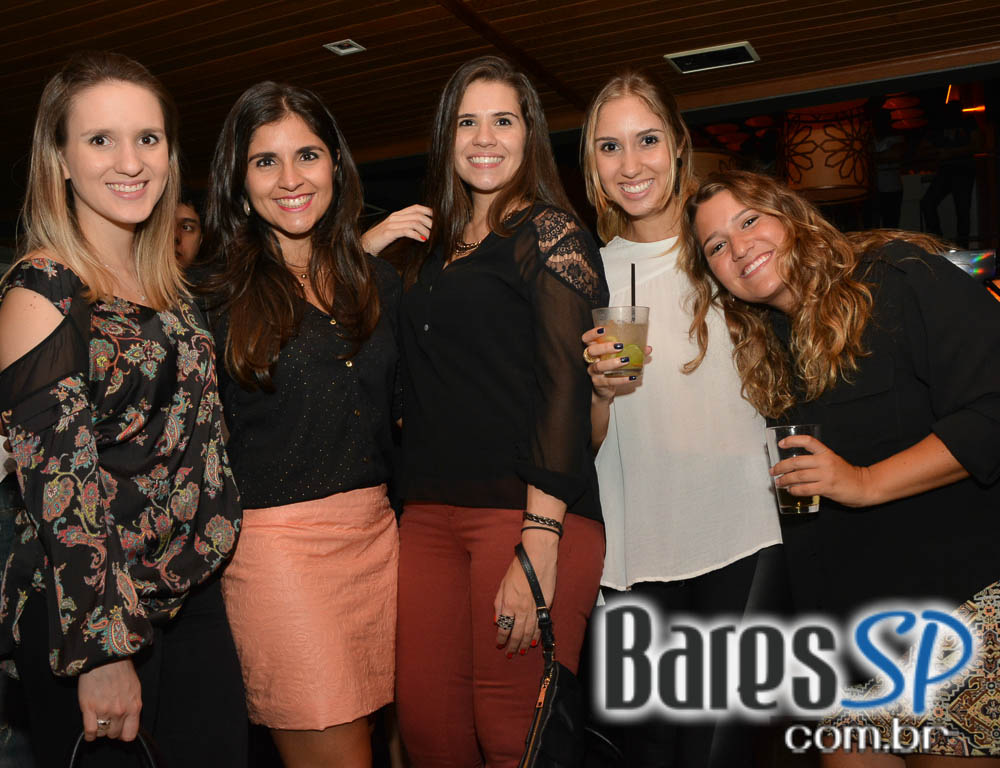 Banda Uncle Joe animou o palco do Gràcia Bar na sexta feira Banda Uncle Joe animou o palco do Gràcia Bar na sexta feira