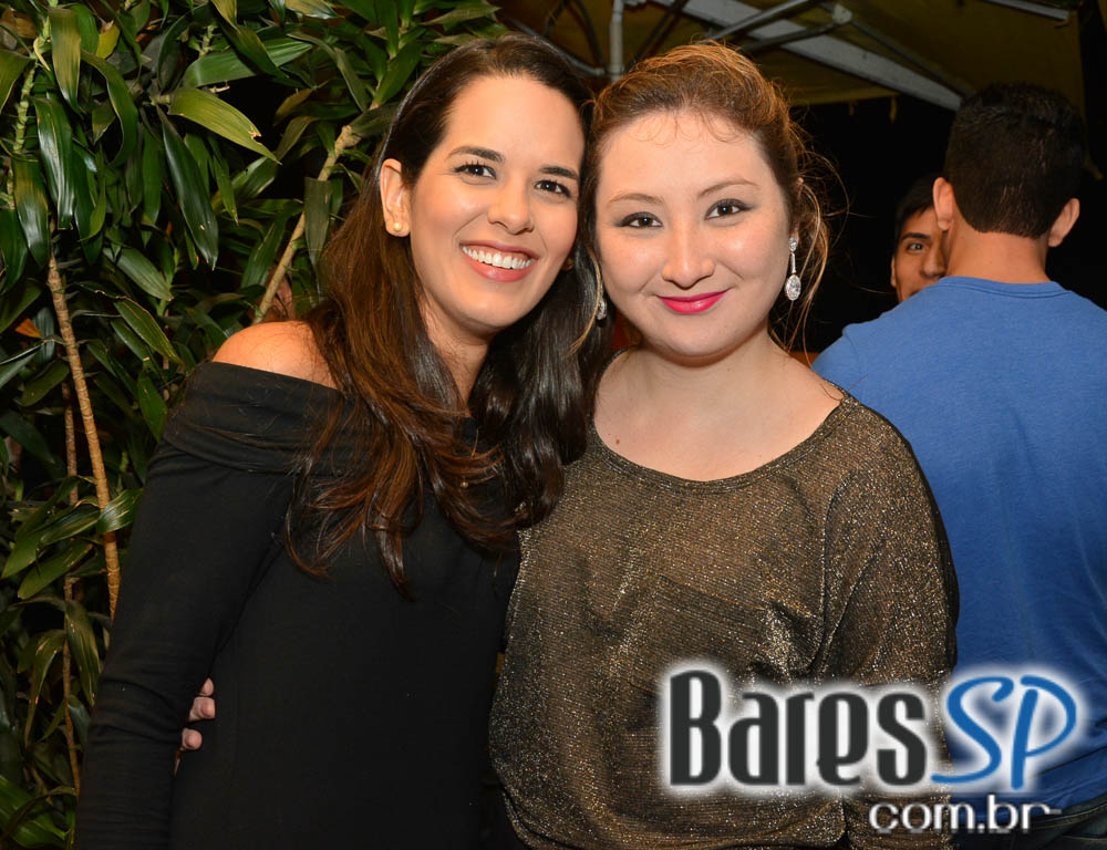 Banda Uncle Joe animou o palco do Gràcia Bar na sexta feira Banda Uncle Joe animou o palco do Gràcia Bar na sexta feira