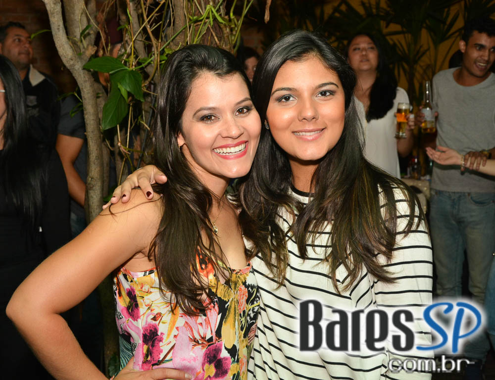 Lucyana Villar animou o happy hour do Quintal do Espeto na sexta Lucyana Villar animou o happy hour do Quintal do Espeto na sexta